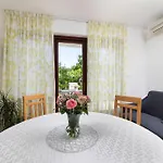 Elida Apartmán *