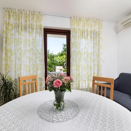 Elida Apartmán *